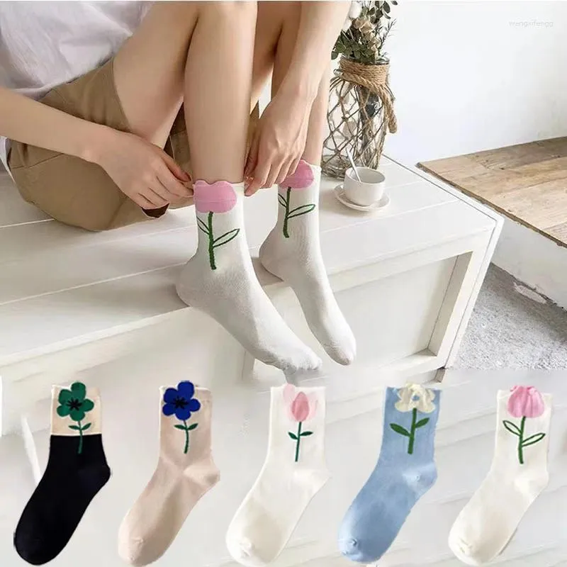 Kadınlar SOCKS Summer Nefes Alabilir Kadın Beyaz Orta Tüp Harajuku Moda Koreli Sevimli Karikatür Baskı Kişiselleştirilmiş