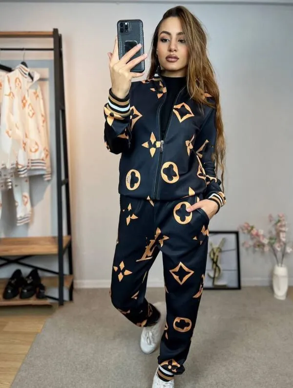 24SS NEW Women s Tracksuits Casual fashion stamp Luxury Suit 2 Piece Set designer Tracksuit J2770
