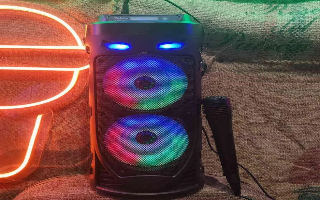 30W LED portátil Bluetooth Speaker sem fio Coluna de som de alta potência Subwoofer Speaker do Partido com Microfone Home Karaoke H21632483