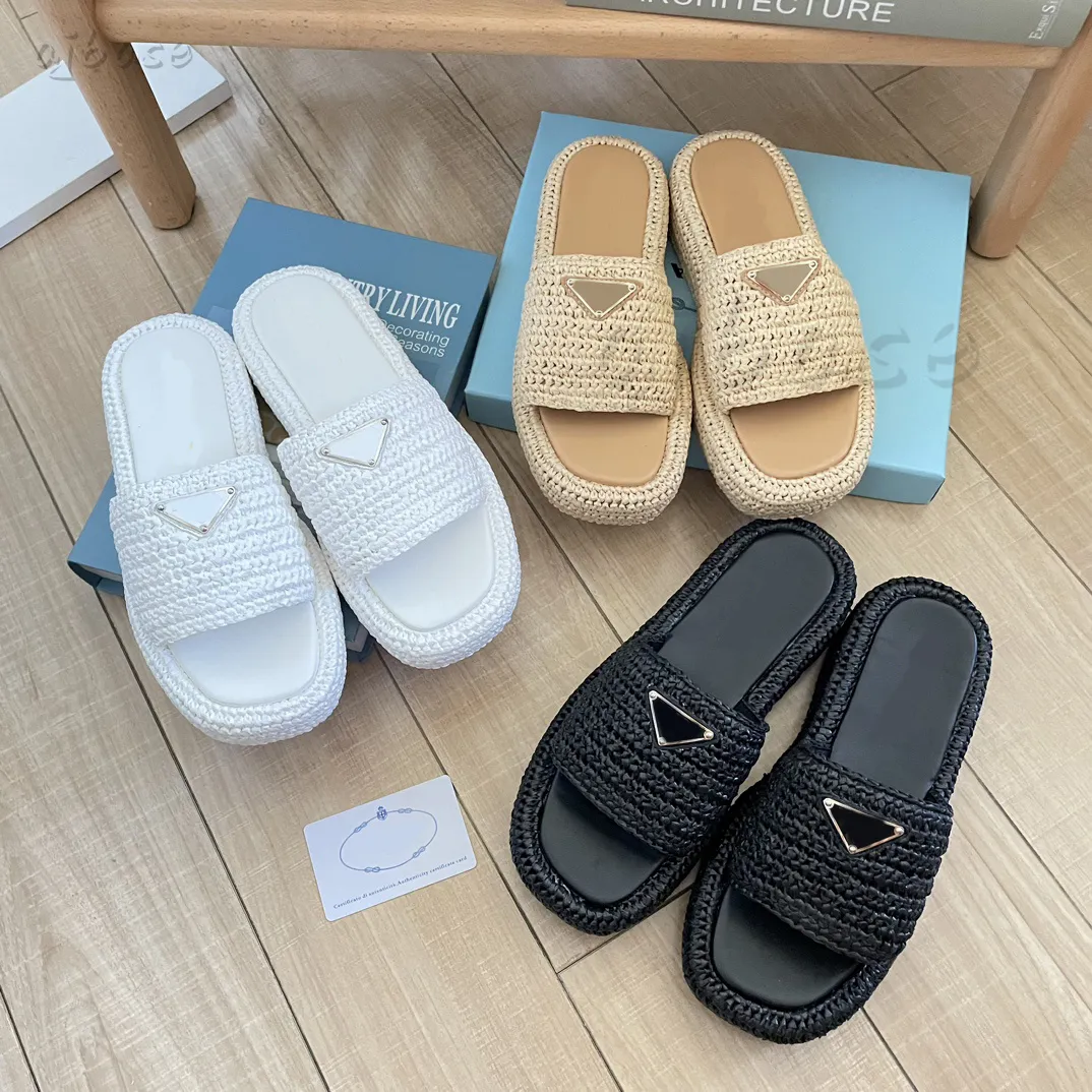 Zomer luxe strand geweven pantoffel rubberen zool driehoek merk vrouw zwarte natuurlijke flatform sandaal platform gehaakte muilezel stro glijbaan slippers dikke bodem