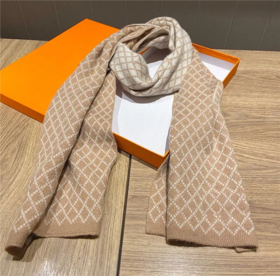 2021 High Quality Luxury Men039s scarf knitting Letter Plaid Stripes men designers winter scarfs cashmere sciarpe echarpe homme5428753