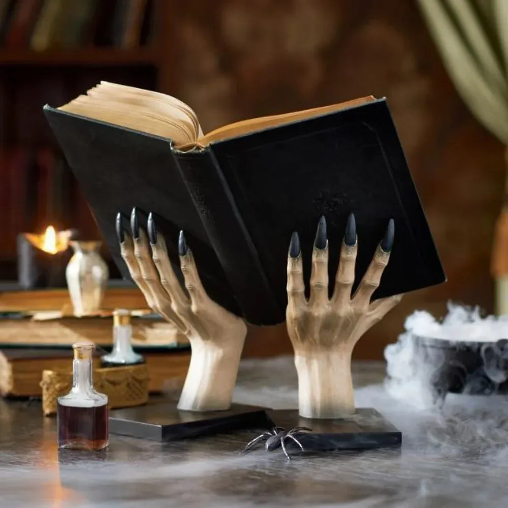 Estilo moderno terror witchy mão livro estande estátua dia das bruxas demônio bruxa mão estante resina ornamentos decoração do quarto 231228