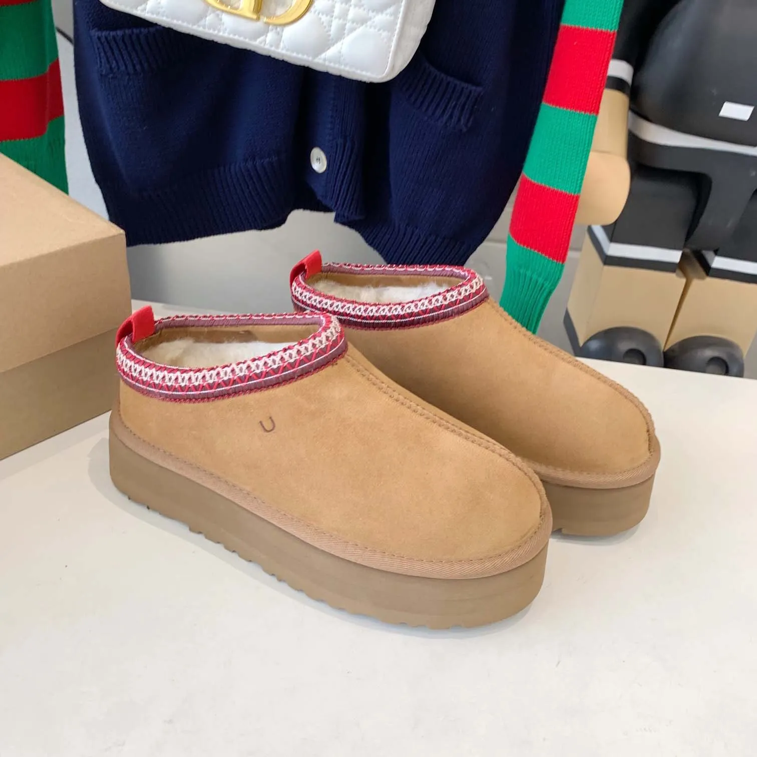 Box Pantofole Tasman da Donna, Pantofole in Pelliccia di Castagna, Pantofole Pitaz in Lana, Sabot, Stivali con Plateau da Uomo, Slip-on, Tomaie in Pelle Scamosciata, Comodi Stivali Firmati Autunno/Inverno