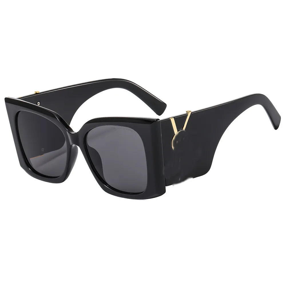 Designer Solglasögon Personliga Ultra Wide Mirror -ben med Metal Design Cat Eye Fram Solglas med originalfodral för män Kvinnor Kör strandsolskydd