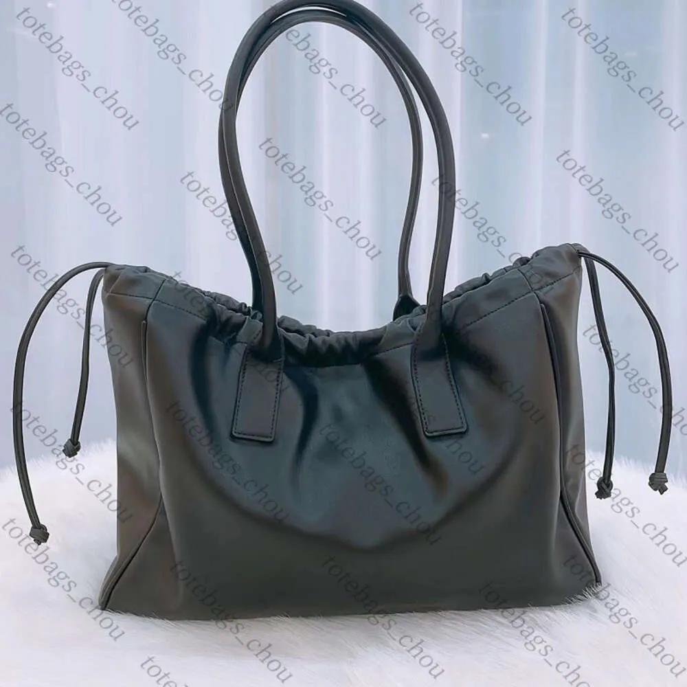 Sacs de créateurs de luxe Arc de Triomphe Sac fourre-tout en cuir souple 2024 Automne et hiver Nouveau sac à bandoulière avec cordon de serrage Sac de grande capacité Sac de shopping de mode