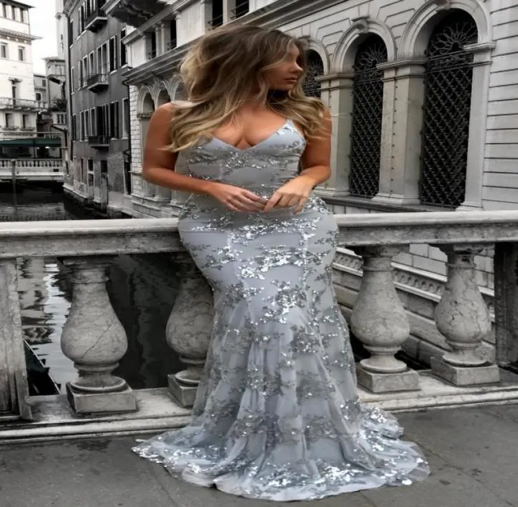 2018 Sexy grazioso scollo a V spalline con paillettes sirena abito lungo da ballo argento abiti da sera senza schienale abito da festa maxi femminile 2375552