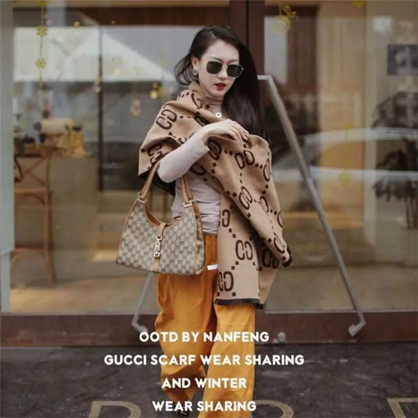 Скидка 18% на шарф с буквой C, женский кашемировый осенне-зимний теплый двойной шарф в корейском издании, шаль, красочный новый стиль
