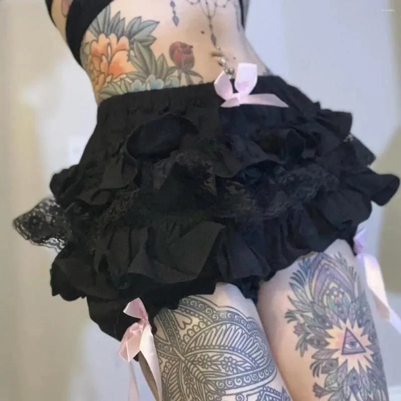 Short féminin lolita courte noire noire mignonne en dentelle en dentelle à volants en couches floriques de giroute mi-taille y2k bowknot froufoufre