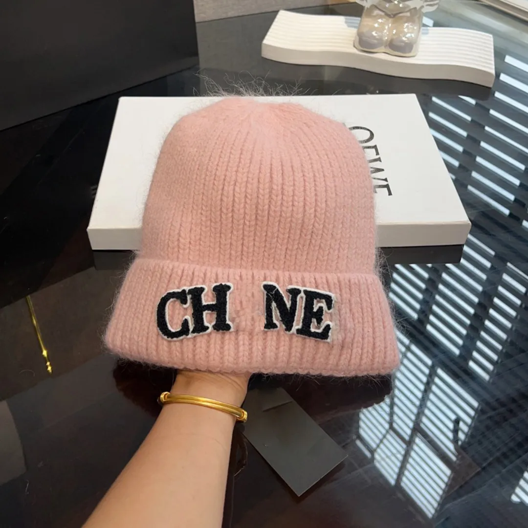 Designer Beanie Knit Cap Men's/Women's Autumn/Winter Woolen Cap High elasticity Super warm Large pattern Very versatile Suitable for outdoor Very eye-catching