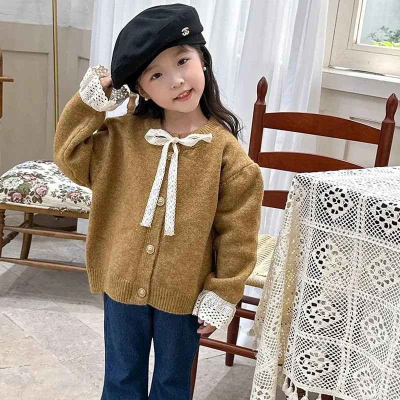 Vestes Children's Wear Automne 2023 Mateau de pull cardigan à manches longues pour filles étrangères