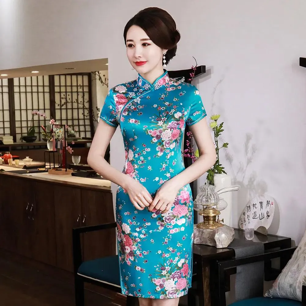 Abbigliamento Colletto alla coreana Lady Abito classico in stile cinese Vintage Manica corta Donna Qipao Novità Rayon Cheongsam Vestidso di grandi dimensioni