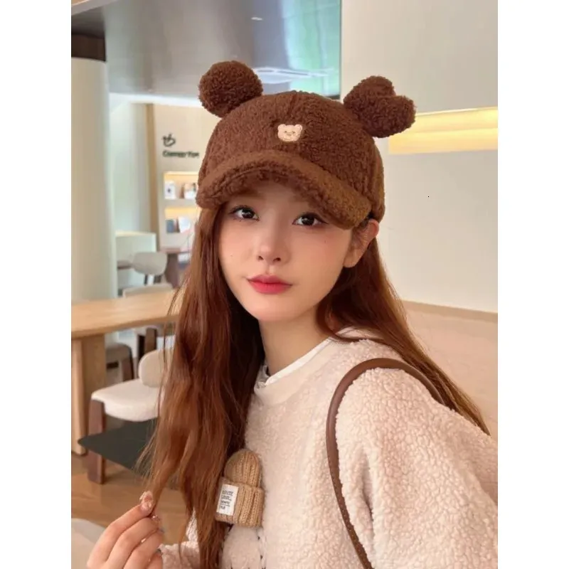 Autumn and Winter Cute Bear Baseball Cap kvinnlig koreansk version av mode alla matchar Liten varm lamm sammet 231228