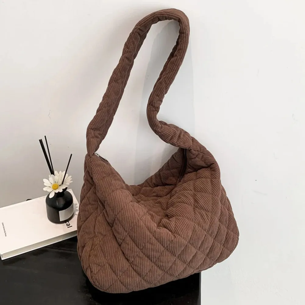 Quiltad corduroy hobo väska för kvinnor ruched designer koreanska damer underarm axel väska telefonväska trendig daglig vadderad handväska 231228