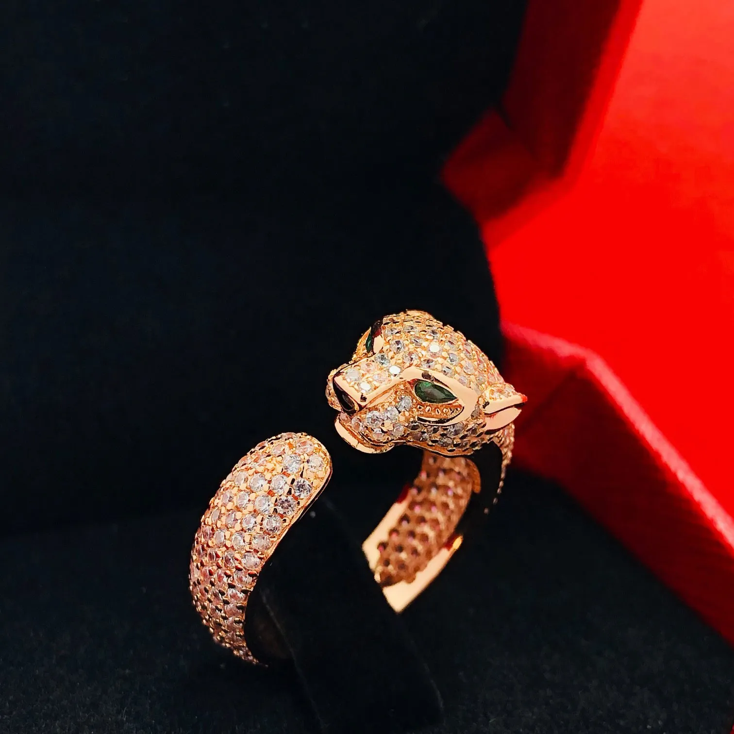 Brand Designer leopard Rings Love Ring Diamond-Pave Wedding Ring Silver Women/Men Luxury Jewelry Titanium Steel 2024 Fashion engagement designer ring for women