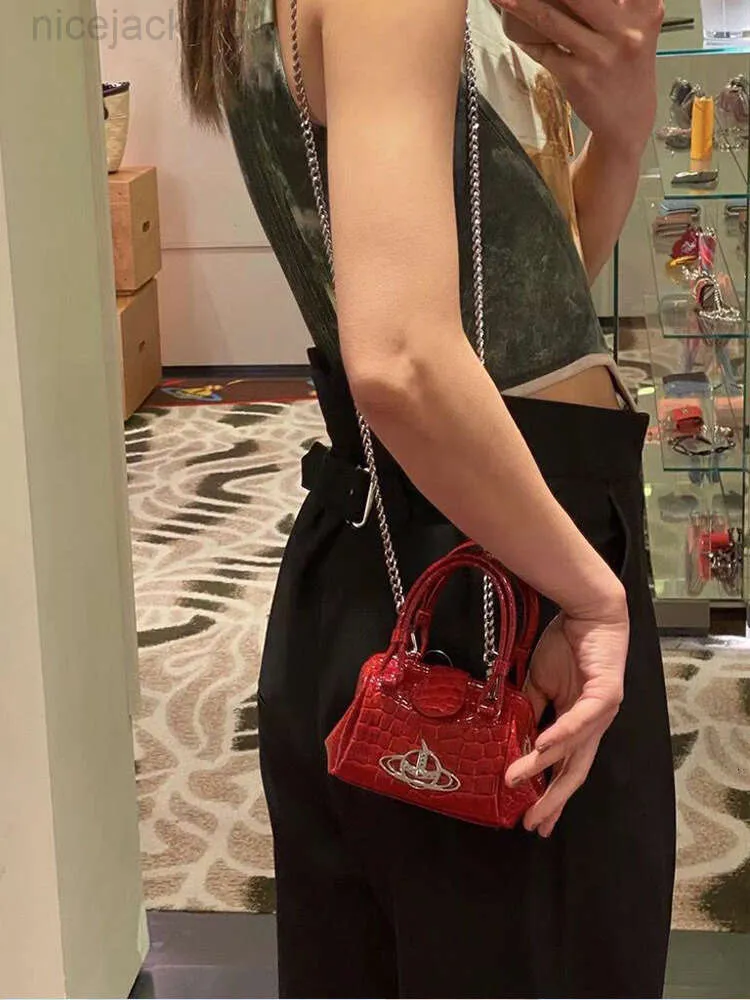 Sac de créateur Viviane Westwoods Viviennewestwood Empress Dowager Xis Sac à main avec chaîne Saturn Mini sac à bandoulière Médiéval Vintage Motif Crocodile Laque Cuir