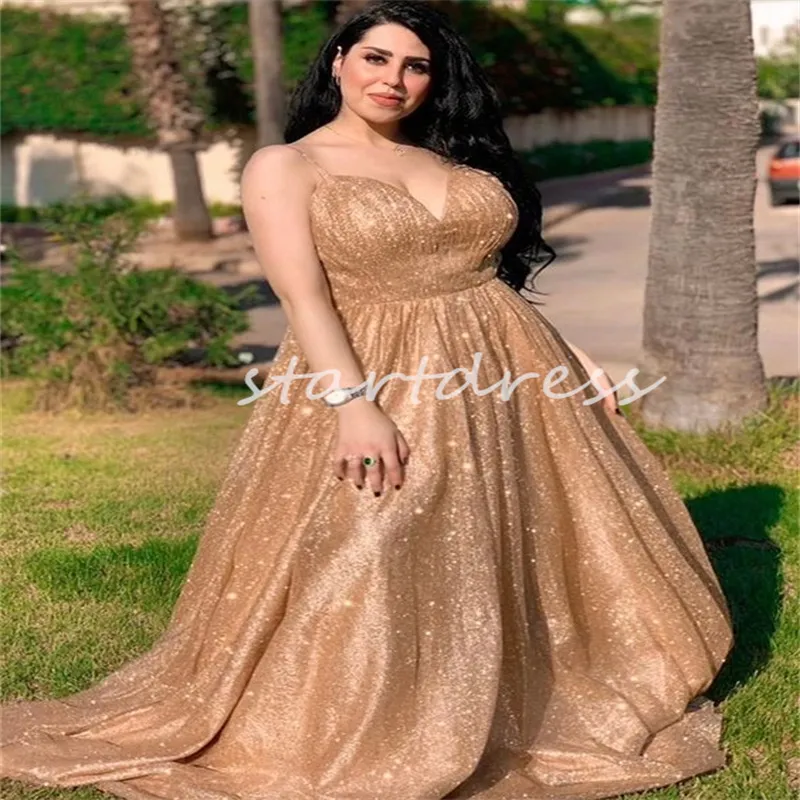 Shine Gold Sequin Dress 2024 Seksowne spaghetti paski linii Plus w rozmiarze urodzinowa sukienka wieczorna zużycie bez pleców starsze kobiety otyłe kami