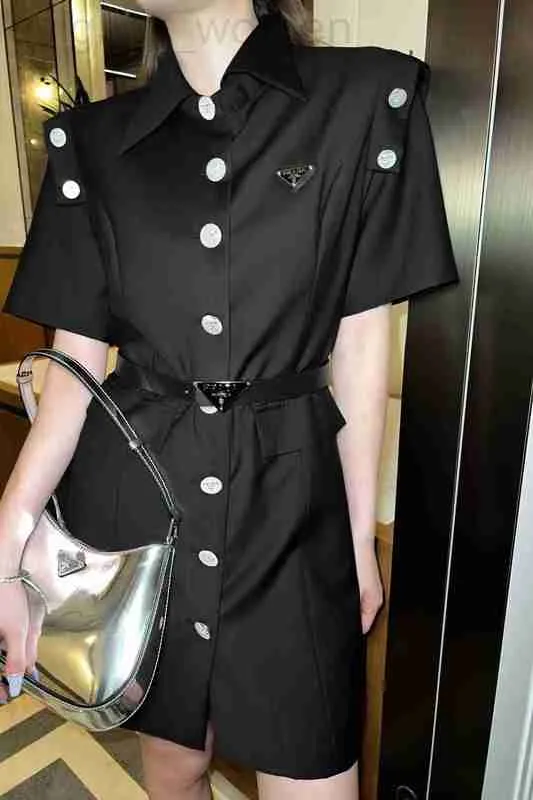 Grundläggande avslappnade klänningar Designer P Ny Workwear Style Shirt Button Up Dress Women's Cuff Embelling Shoulder Line HBW3