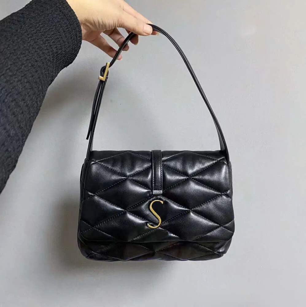 2023 latest Clutch totes top handle Hobo Shoulder Bag wallet Womens mens Luxury Designer classic Square quilted overlock hangdbag Crossbody Lambskin bags