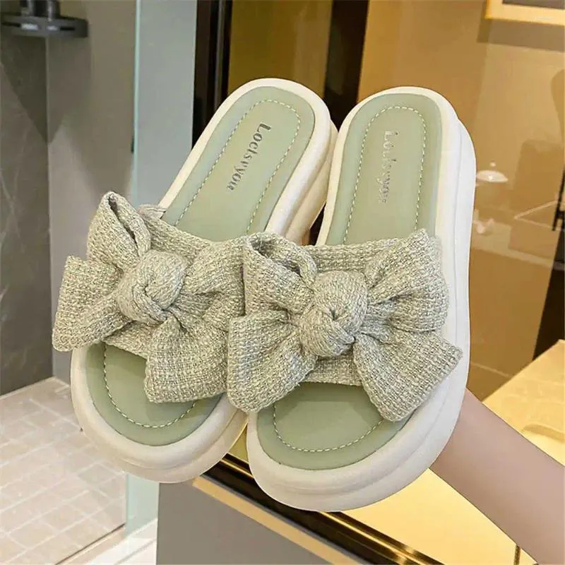 Sandales Léger à fond épais des pantoufles en caoutchouc pour enfants Luxury Femme Mules Chaussures Sneakers Sports XXW3