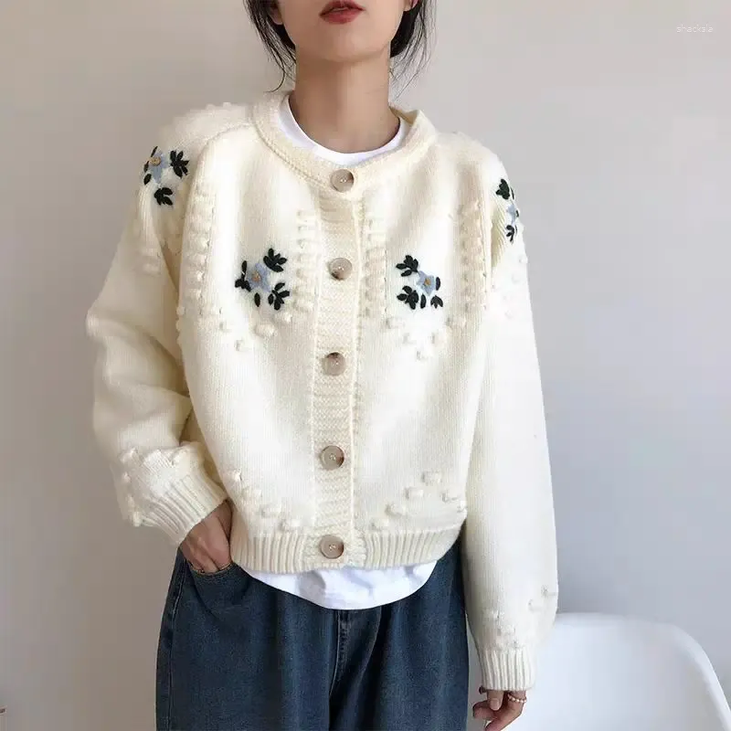 Tricots pour femmes Col rond Pull à fleurs brodé pour les femmes 2023 Automne et hiver Épais Ajustement ample Coréen Doux Cardigan en tricot court