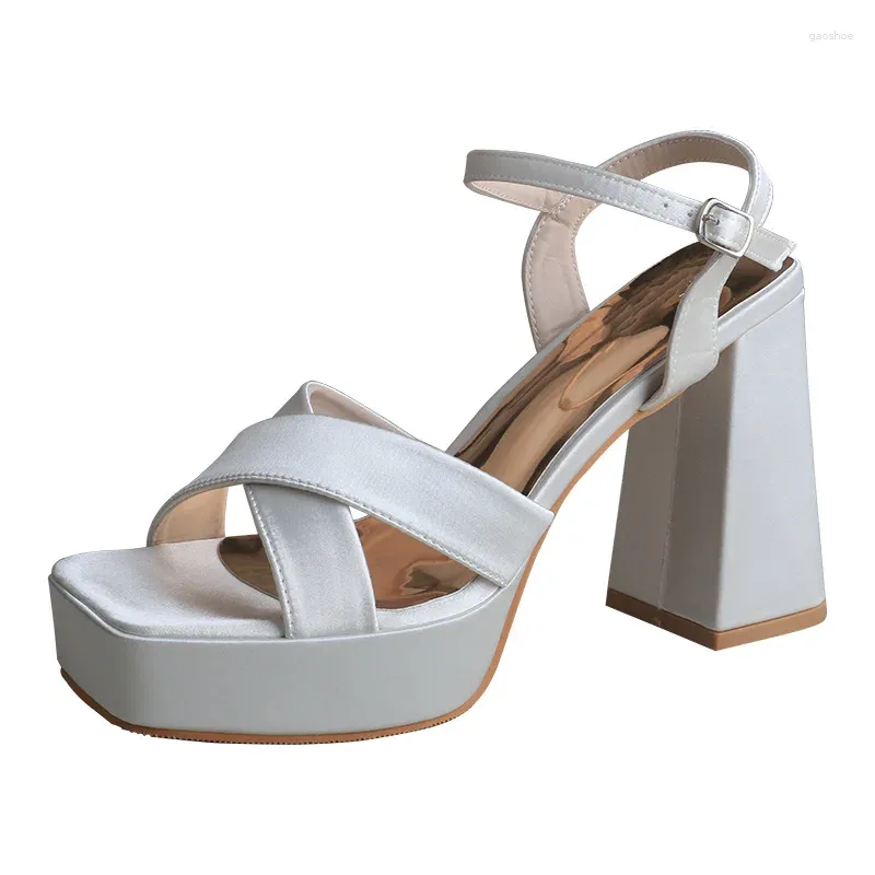 Sandaler WEDOPUS BLOCK HEAL PLATFORM Kvinnor Ivory Wedding Sandal Under sommaren 10 cm