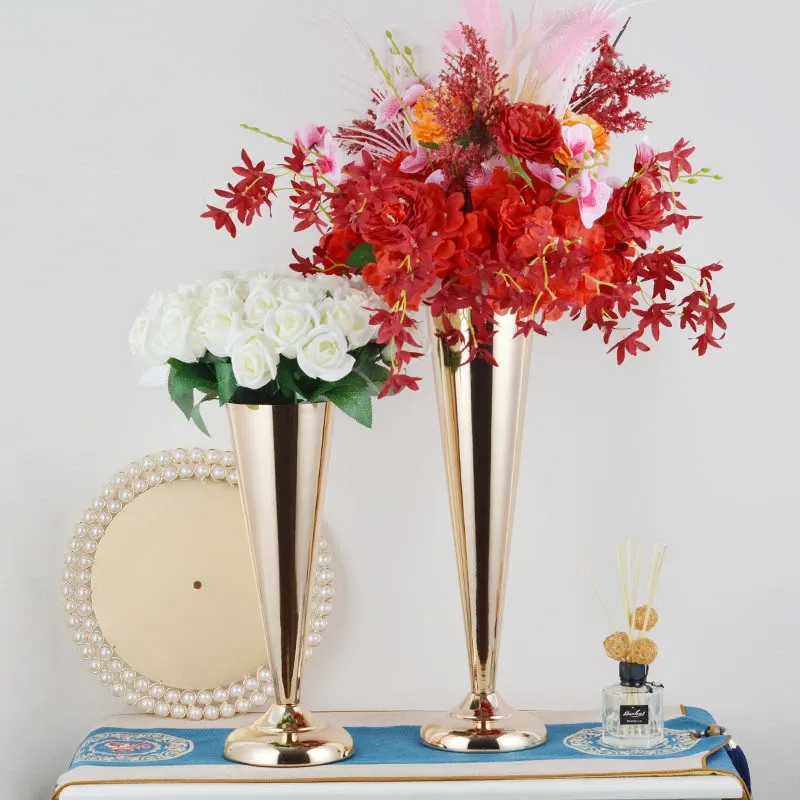 Blumenvasen, goldene Blumenständer, 52 cm hoch, Metall, Straßenführung, Hochzeits-Mittelstück, Blumenregal für Event-Party-Dekoration