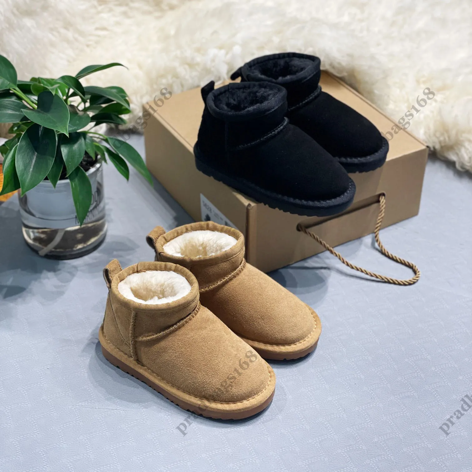 Stivali da neve in pelliccia per scarpe per bambini Stivali per bambini per bambini ragazzi ragazze Designer Fluffy Slipper Platform Outdoor Scarpe di lana Per bambini Mini Boot Australia scarpa calda Bambini