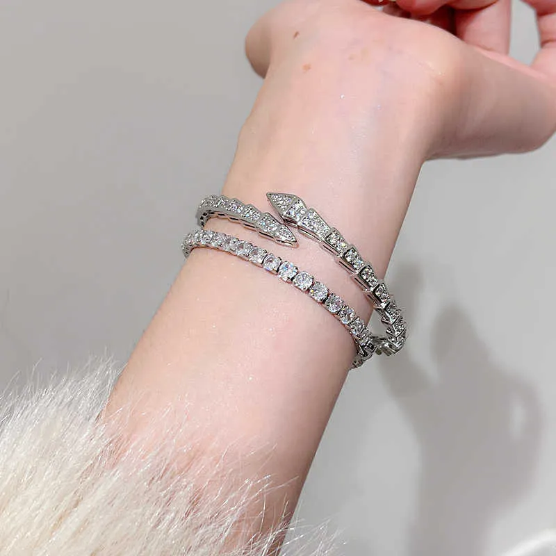 Bulgarije Carer Originele Luxe Designer Armband Versie Super Sprankelende Diamant Ingelegde Zirkoon Slangvormige Vrouwelijke Ontwerp Hoogwaardige Eenvoudige Volledige Diamanten Armband