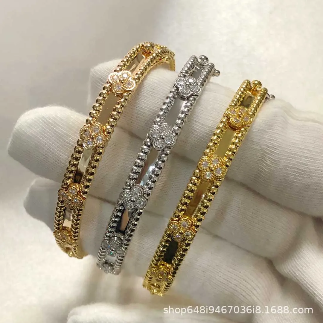 Pulseira luxuosa de designer Van Clover em ouro 18k com cristais brilhantes e diamantes Símbolo final de amor e proteção, um presente perfeito para mulheres e meninas Yj38