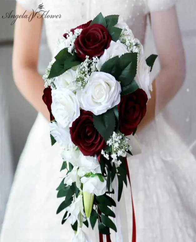 滝の結婚式の花嫁ブーケ花嫁介添人の手縛られた花の装飾宿題パーティー用品ヨーロッパローズウェディングフラワーギフトT7431406