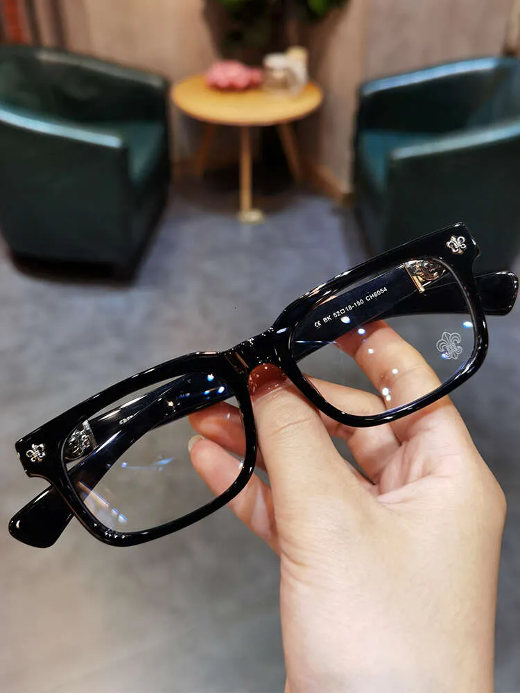 デザイナーCHクロスグラスフレームクロムブランドサングラス男性向け新しいアイレンズレトロフラットミラーペアの近視心臓高品質の眼鏡フレーム2024 II5J