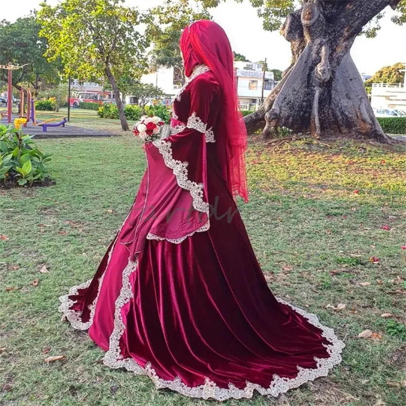 Abito da sposa tradizionale marocchino bordeaux con applicazioni in oro velluto arabo musulmano Dubai abiti da sposa manica lunga abito da sposa indiano Abaya 2024 Robe De Mariage