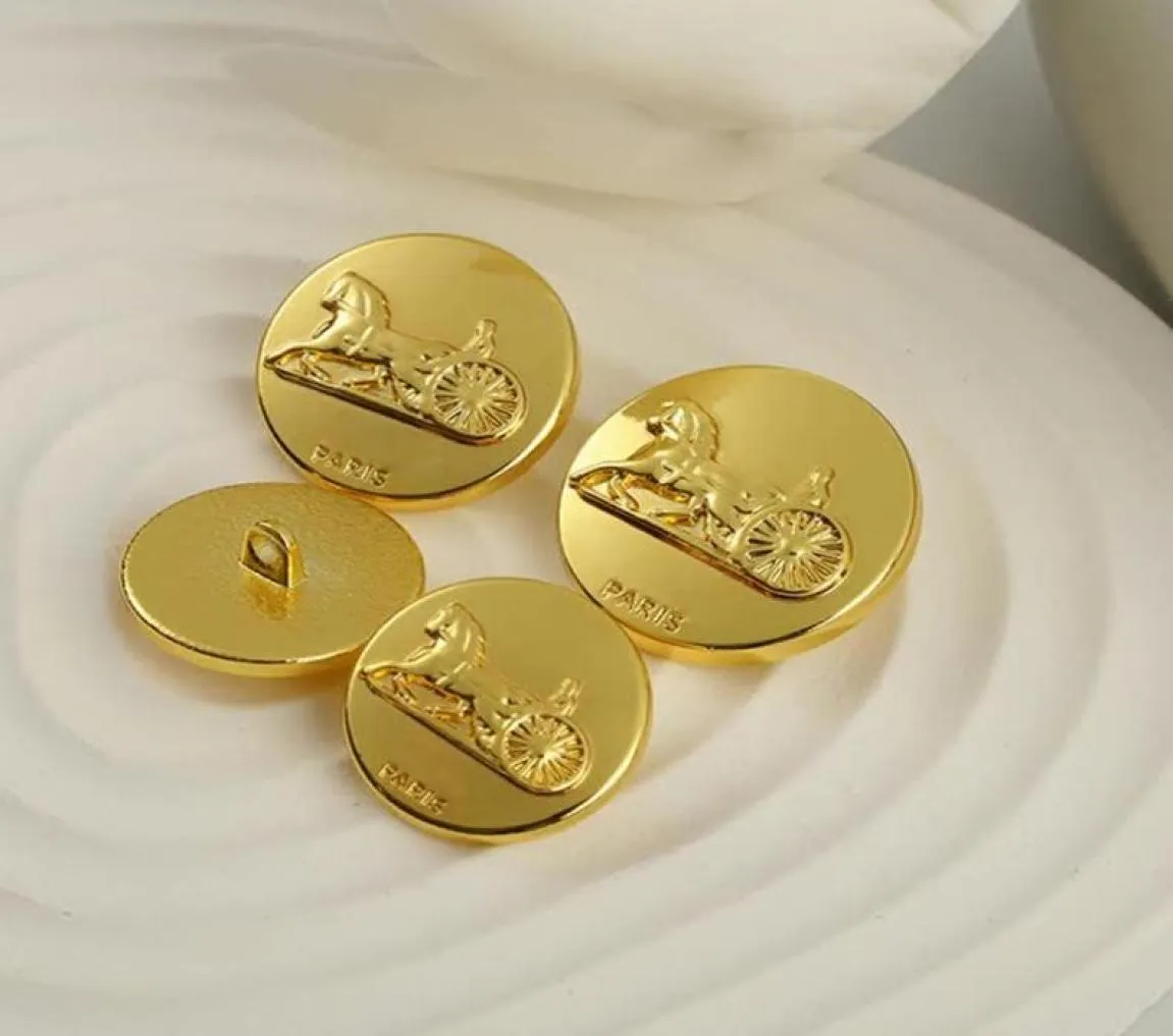 Metal Letter Carriage Buttons Diy Sewing Letters Button for Coat Shirt Sweater High Quality 18202223mm8736182