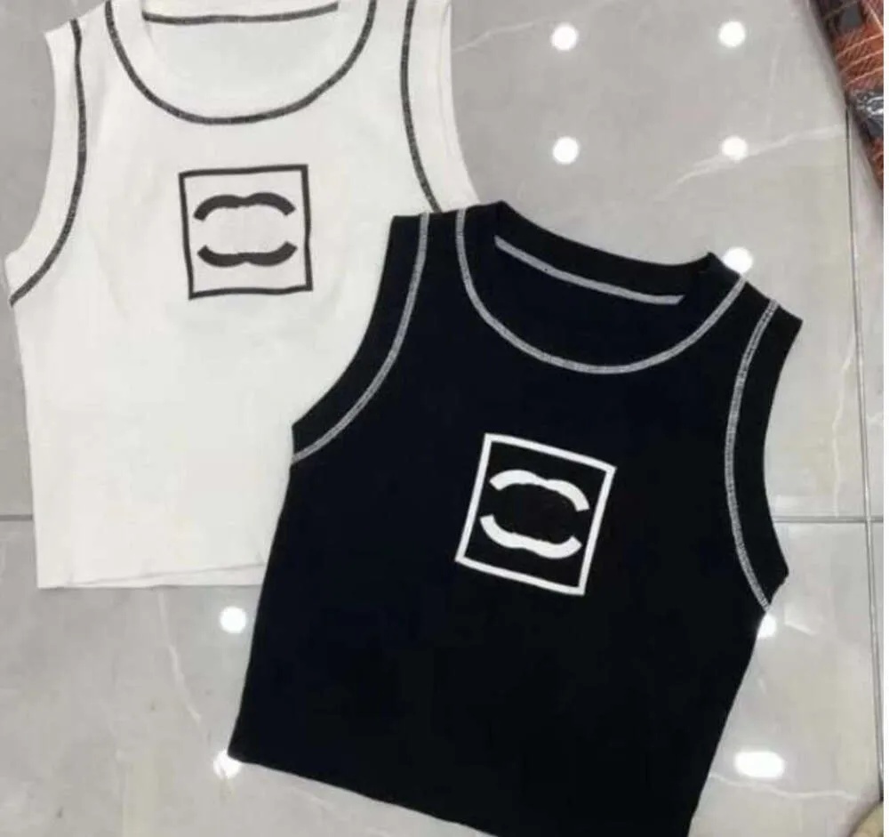 Anagram Embroidered Kadın Tankları Camis Pamuk-Karışık Tank Tops İki C harf tasarımcısı etek yoga takım elbise kanalı elbise sütyen yelek bayanlar katı vintage t gömlek femme 6132ess