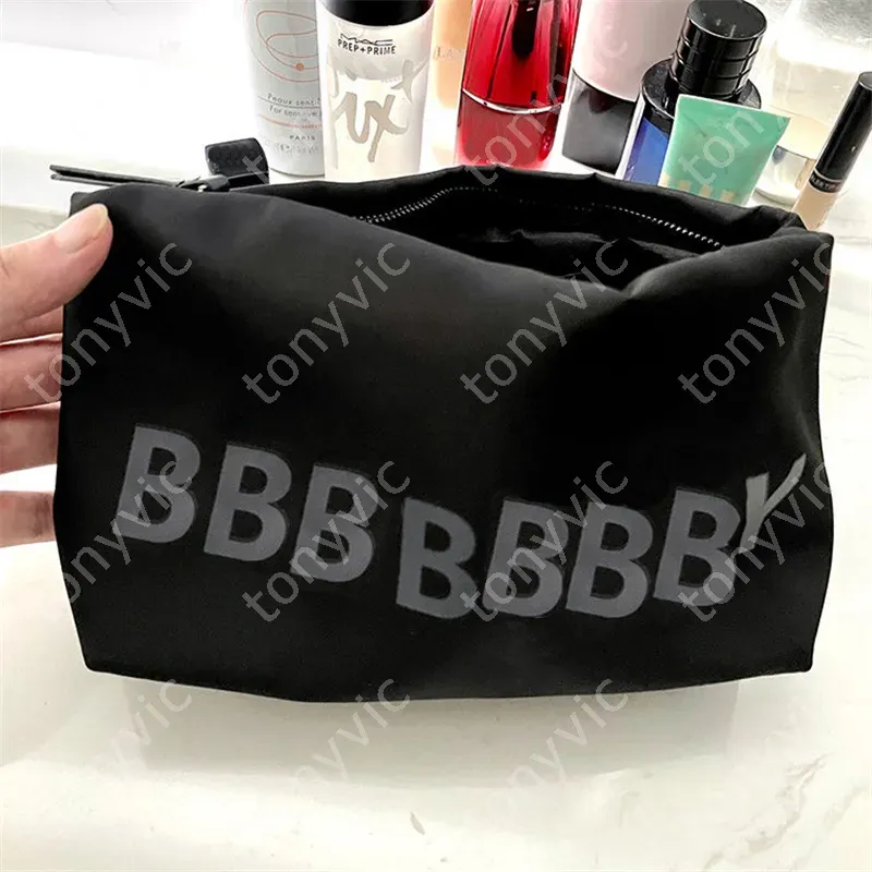 Designer Make Up Bags Luxurys Toiletry Pouch Cosmetic Bag Clutch Handbags B Purses Women Makeup Bags Cases Travel Bags Big Capacity 2312296D