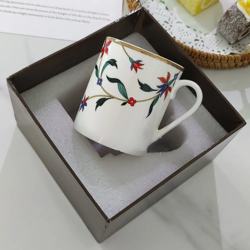 Tasses de créateurs en porcelaine, tasse à lait de petit déjeuner, tasse en céramique tulipe, Style pastoral, tasse à café pour la maison des filles avec boîtes