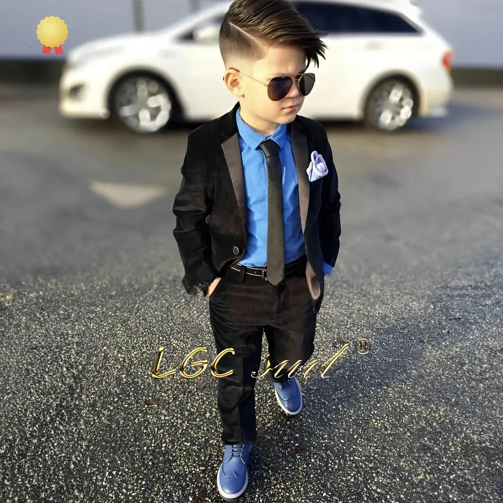Boys 2 piece velvet single button suit jacket and trousers set customized casual for children aged 2 to 16 years old 231228