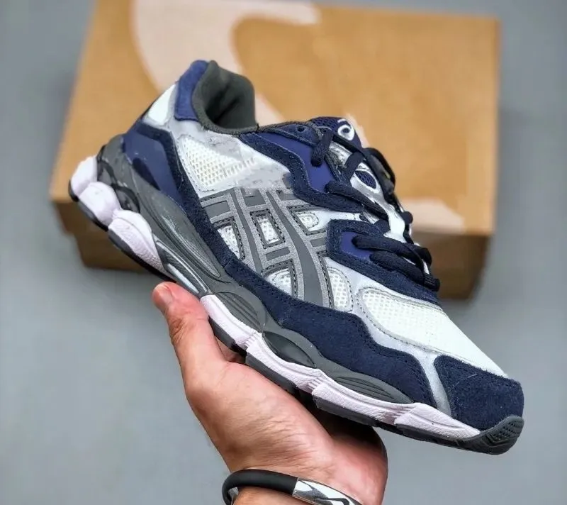 Top Gel NYC Marathon Running Shoes Designer Oatmeal Concrete Navy