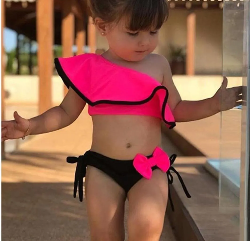 Sfit Summer Baby Girls Bikini Set Two Pieces Swimsuit Family Matching Mother Swimwear Beach Ruffle Bow Costume Bathing Suit New7676160