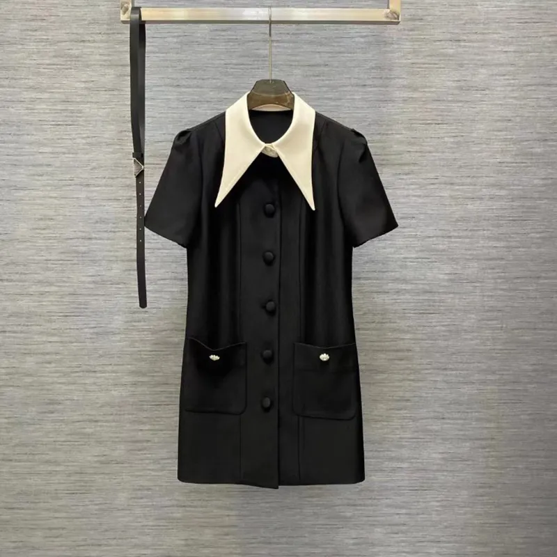 Tasarımcı Elbiseler Renk Çarpışma Polo Yakası Premium Zarif Küçük Siyah Elbiseler Şerit Plaket Bayanlar Günlük banliyö mini elbiseler