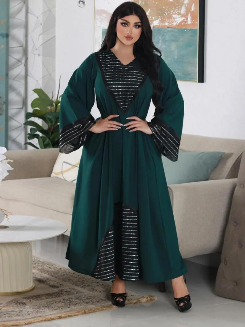 Robes décontractées Moyen-Orient Arabe Dubaï Robe Femme Brodée Paillettes Robe Brillant Col V Indonésie Plus Taille Longue