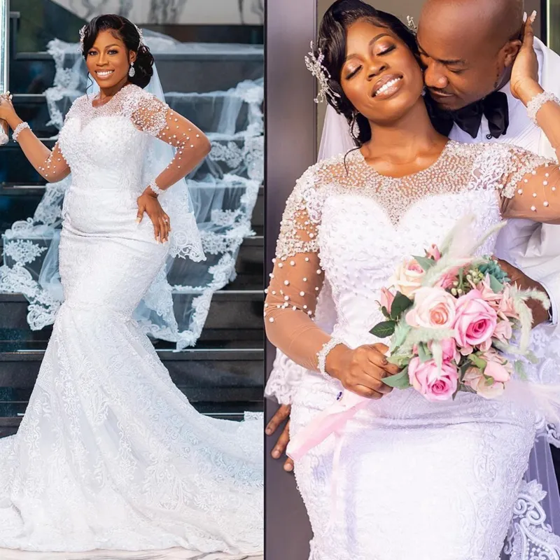 Abiti da sposa Aso Ebi taglie forti Collo trasparente Illusion maniche lunghe Tulle Abiti da sposa in pizzo per Africano Arabo Nigeria Donne nere Abito da sposa a sirena a strati D095