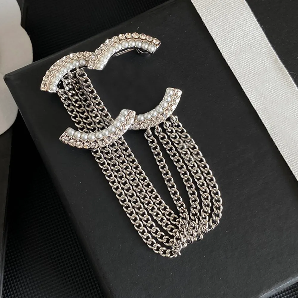 Kledingpak Pin ontwerper broche hoge textuur merk brief pins ontwerp koperen broches vrouwen inlay crystal broche bruidspartij jemerlry accessoires cadeau