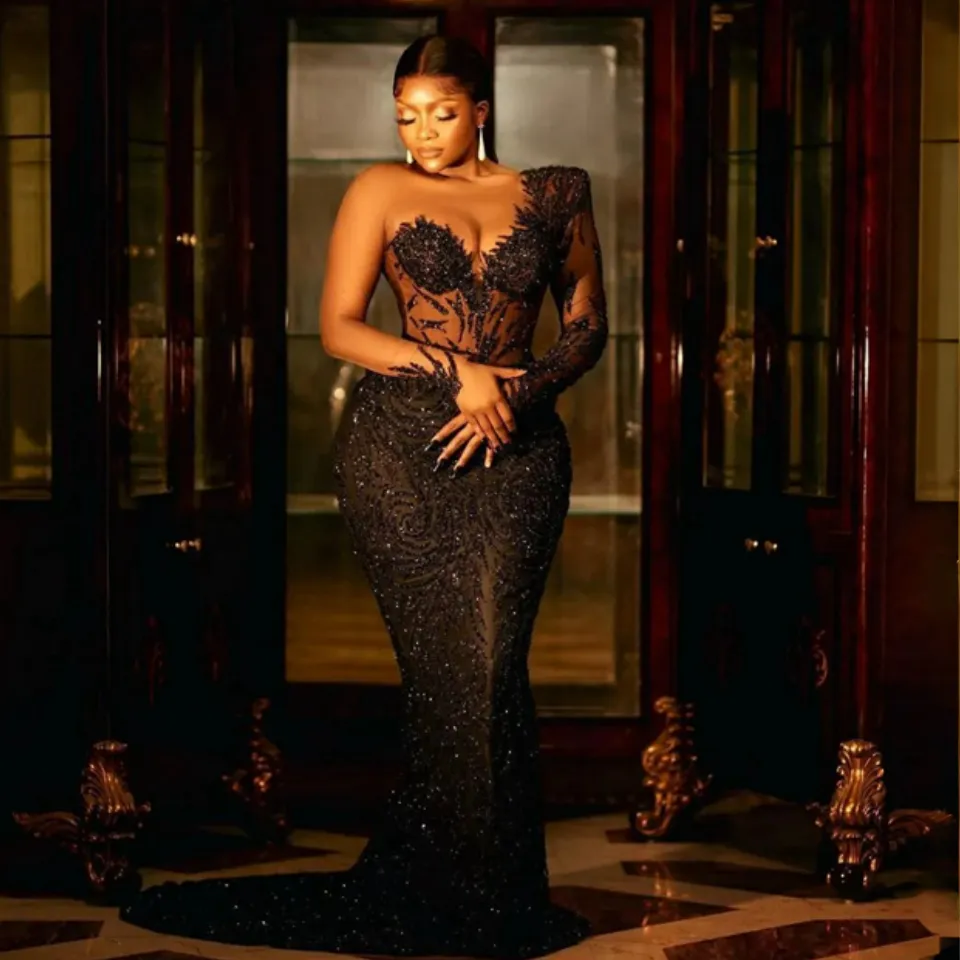 color combination with golden dress Vintage Black Tulle Neckline Prom Dress Gold Glitter Satin Quinceanera main image 1