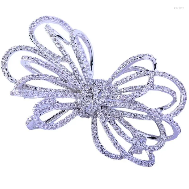 Spille Moda Elegante di alta qualità Lusso scintillante Cubic Zirconia Bowknot Spilla Spilli per le donne Banchetto di nozze Abbigliamento Accessori