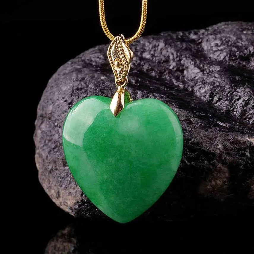 Jade Heart Necklace Pendant Stone 925 Silver Natural Fashion Charm Halsband gröna lyxiga smycken Tillbehör Man Real Jadeite3337