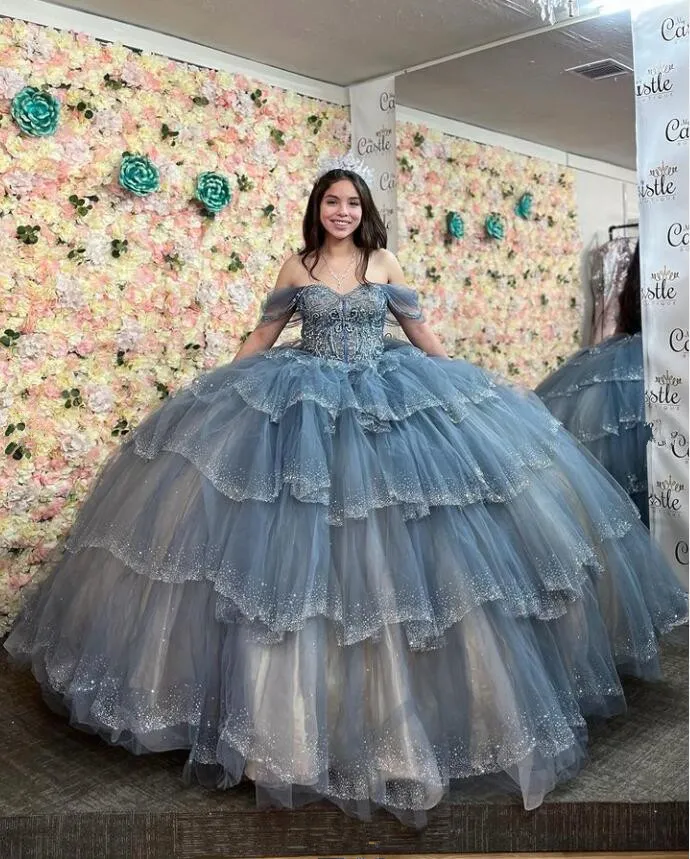 Cinza azul brilhante princesa quinceanera vestidos fora do ombro de luxo cristal em camadas saia vestido xv anos doce 15 baile