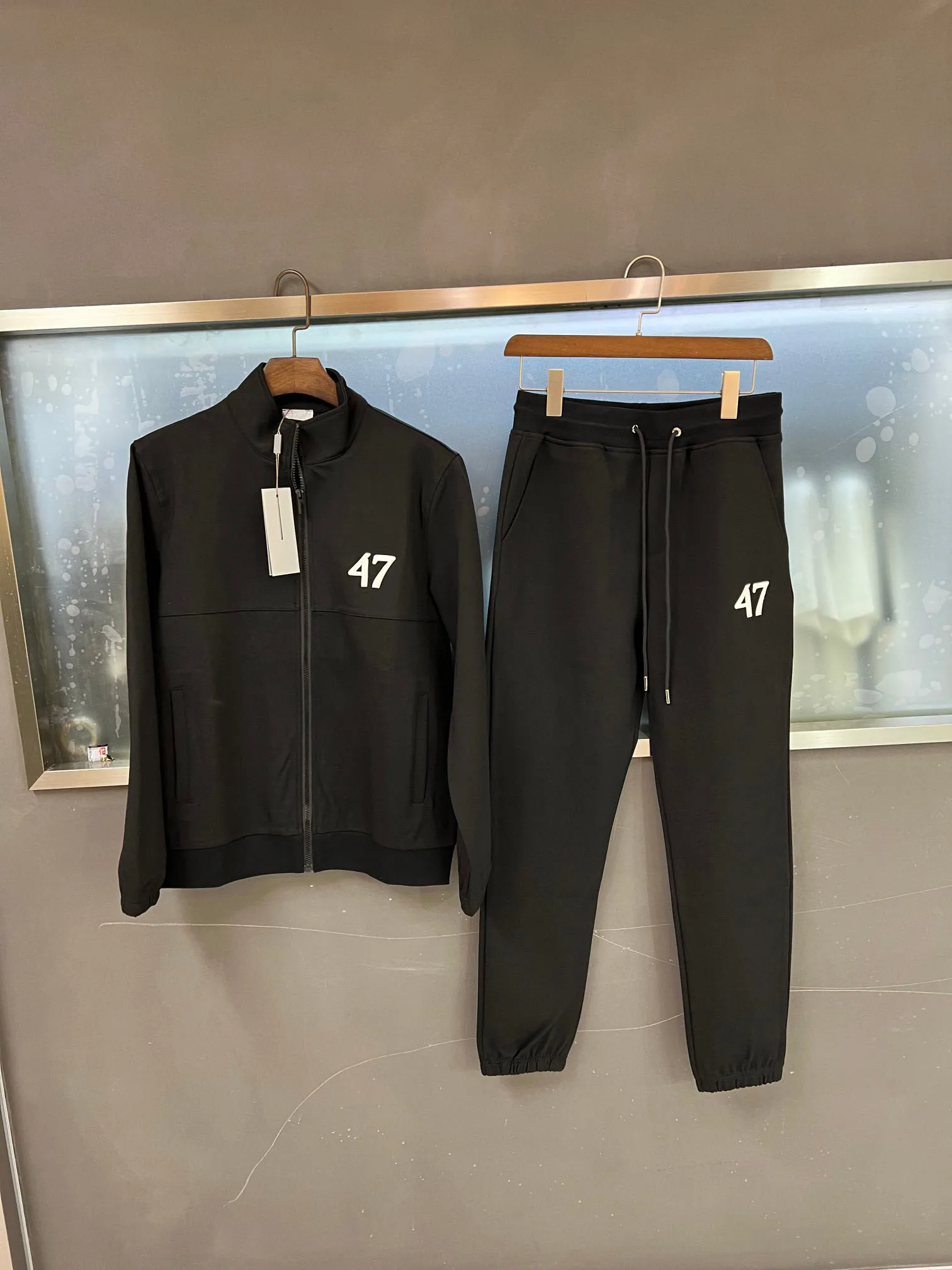 2024 최신 남성 트랙 슈트 패션 자수 디자인 아시아 크기 Highend Tracksuits 럭셔리 브랜드 탑 디자이너 트랙 슈트