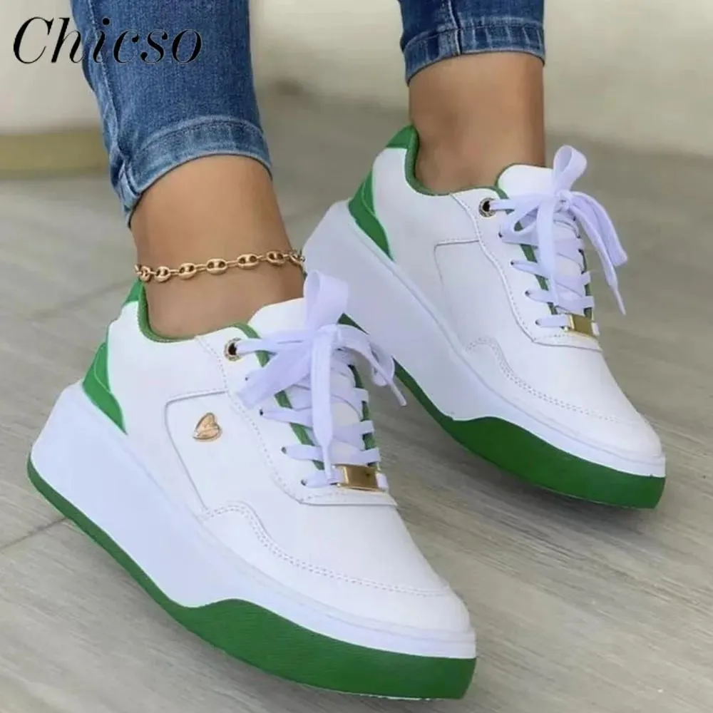 Stövlar kvinnors nya sneakers 2022 Autumn Fashion Mix Color Ladies Lace Up Vulcanized Shoes 3543 Largesized Female Casual Sport Flats