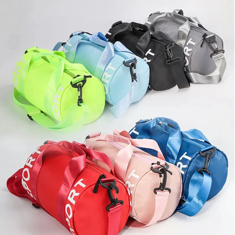 Sacos de esportes portáteis para meninas e meninos separação seca à prova dwaterproof água treinamento fitness grande capacidade bagagem bolsas viagem 231228